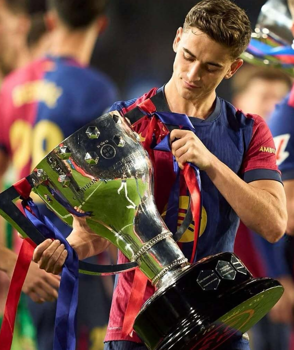 CuentaMister's tweet photo. Gavi y el cuerpo médico del Barça han decidido finalmente hacer una artroscopia y revisar y "limpiar" el menisco, lo que supondrá unas 5 semanas de baja para el jugador. Lo importante por supuesto es que todo el proceso salga perfecto.

VAMOS GAVI!! https://t.co/lGt3ieCYJ6