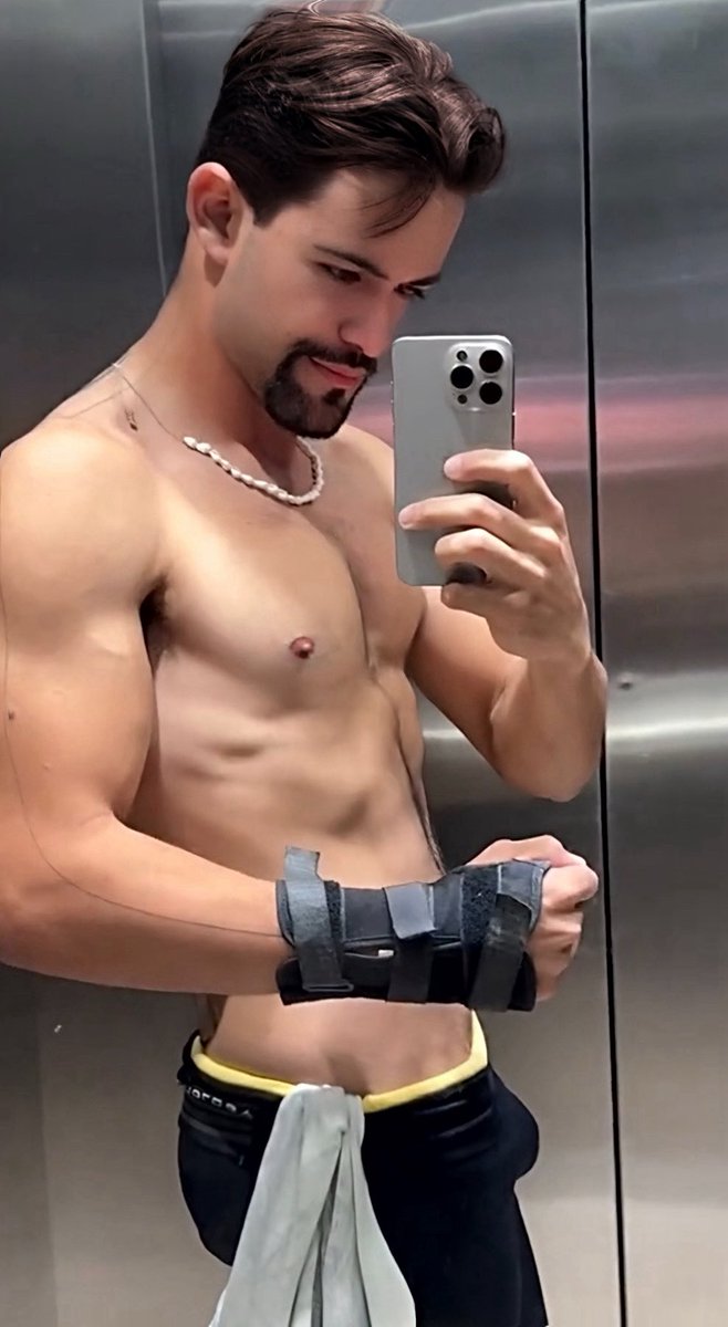 Esse bigodinho, Cubinou?