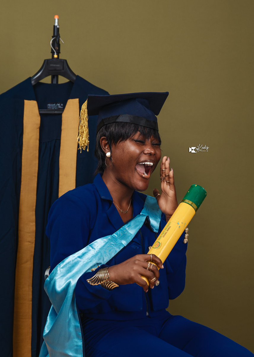RayofhopeFaith's tweet photo. A graduate🤭😌!
 Started with a GP of 3.91 ✅
Ended with a Gp of  4.89✅
A total CGPA of 4.37✅
Had a first class result 3 times in a row🤭✅
Best graduating student in the department of history and international studies ✅

B.A History and international studies secured🤭✅ https://t.co/OctqHzhSqh