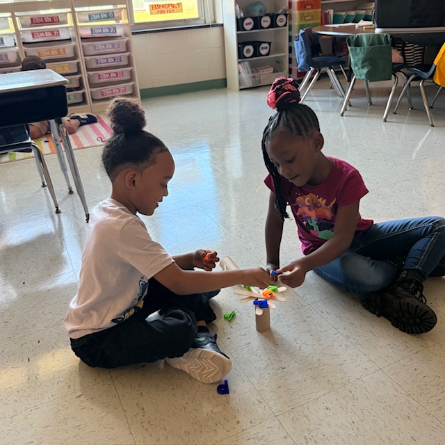 Kindergarteners became engineers for the first time today! 🌳✉️ After reading Chicka Chicka Boom Boom, they designed and built trees strong enough to hold letters. Creativity + problem-solving = early STEM success! 🚀 #STEM <a href="/PCS_STEM/">PCS_STEM</a>