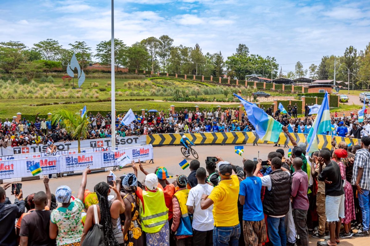 emmuneza's tweet image. Kigali is alive with passion, speed, and unity as the #UCI World Championships 2025 continue to unfold. For six unforgettable days, Rwanda is at the center of the cycling world 🌍🚴. The streets of #KigaliYacu are filled with fans, families, and communities coming together to