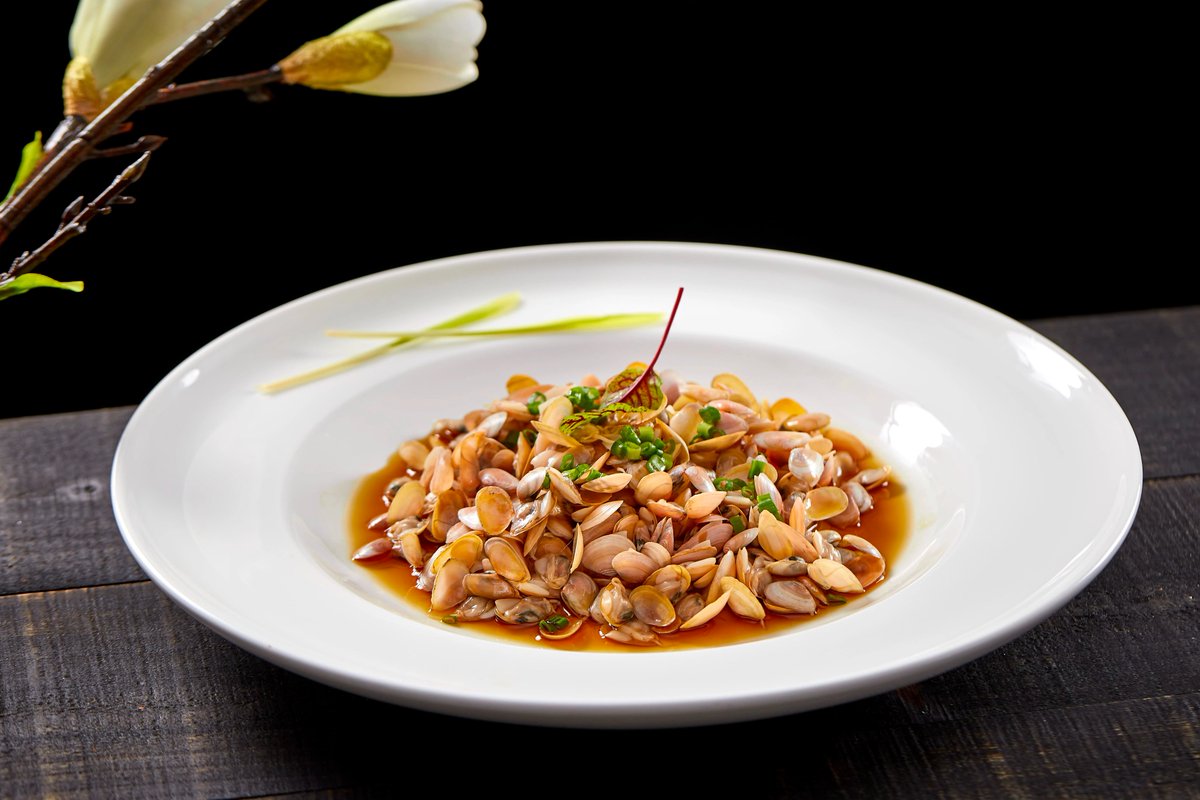 TravelNingbo's tweet image. Small in size but big in flavor, Ningbo’s baby clams—“haiguazi” for their pumpkin seed shape—are a local favorite. Peel, savor, and taste the ocean’s freshness when you visit Ningbo! 🦪🌊 #seefood #babyclam #ningbo #travelchina