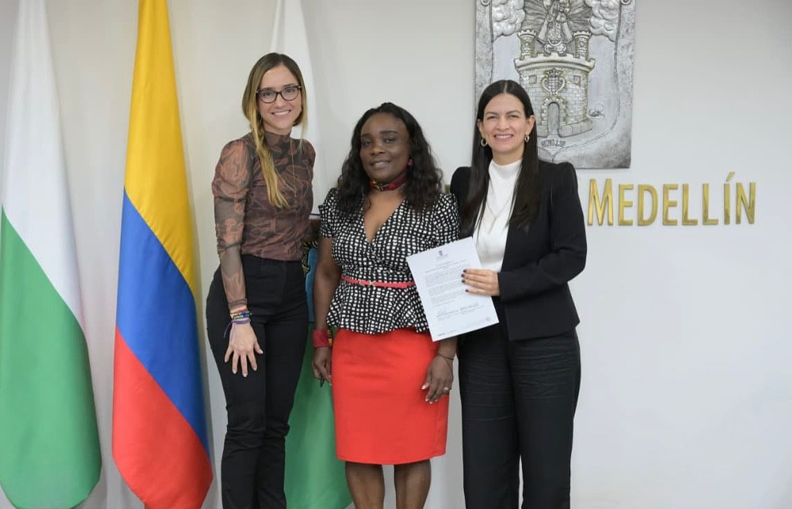 CTP_Med's tweet photo. Felicitamos a nuestra consejera Marcelina por asumir como delegada del CTP ante el Consejo de Ciencia, Tecnología e Innovación. Su compromiso y liderazgo serán clave para impulsar nuevas oportunidades de desarrollo 💚 https://t.co/eEiTWp5IdZ