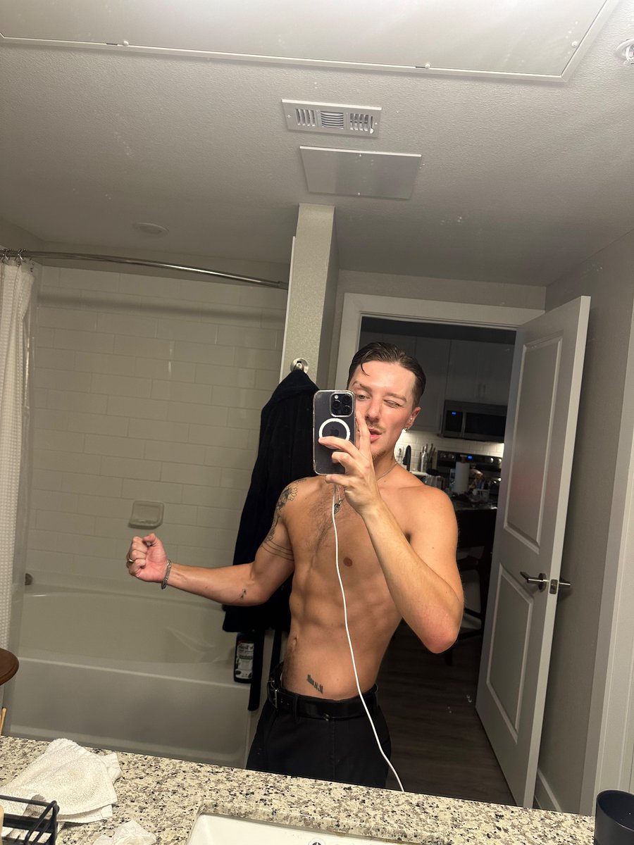 two weeks off from the gym 😵‍💫 ready to get back today