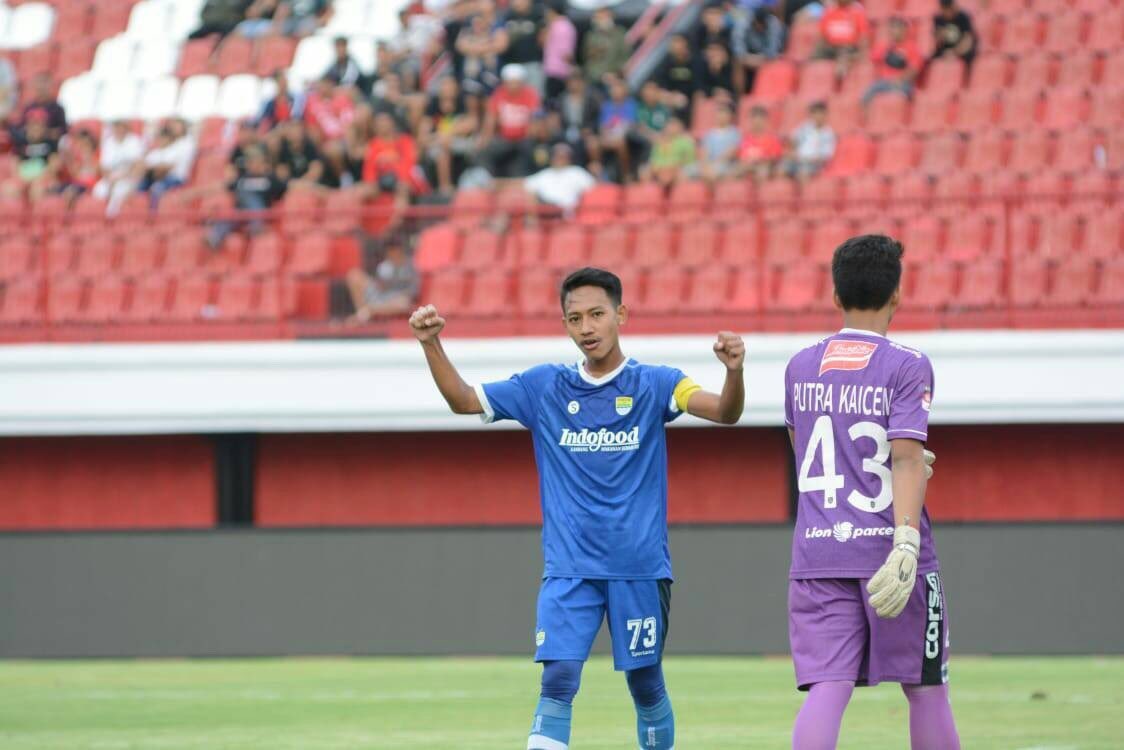 seorang anak kecil yang dulu hanya bermimpi sekarang membuktikkan siapa dirinya.✊🏻💙

Time flies..🥹
<a href="/persib/">PERSIB</a>