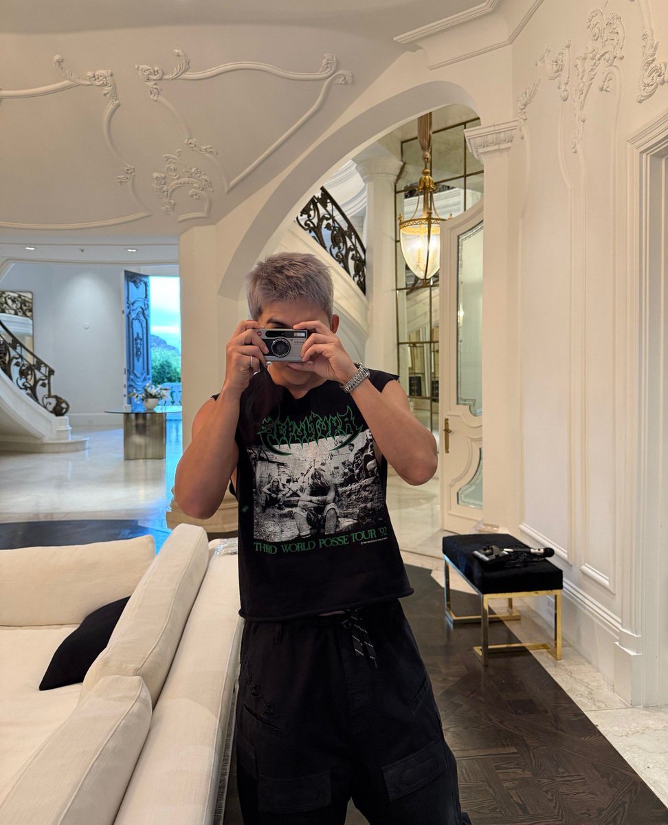 sounds_of_cheol's tweet image. hypebeast ig with scoups and mingyu 📸🖤