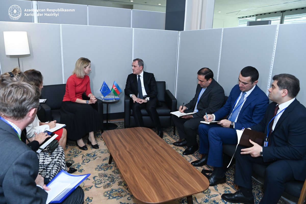 On the sidelines of the high-level week of #UNGA80, Minister of Foreign Affairs of the Republic of #Azerbaijan <a href="/Bayramov_Jeyhun/">Jeyhun Bayramov</a> had a meeting with EU High Representative for Foreign Affairs and Security Policy, Vice-President of the European Commission @KajaKallas.
 
During their