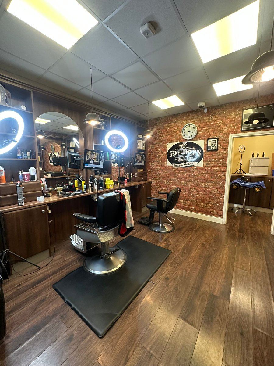 IeVending's tweet image. Great to see another coffee machine installed ☕️✂️
This time for a very busy barbershop, as we continue our rollout nationwide. 🚀

#CoffeeBreak #VendingSolutions #BarbershopLife #VendingMachinesIE