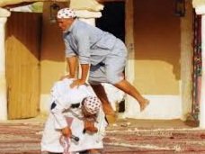 لأتحزن لشعور الانتقأص الذي يسببه أحد  ظن ً بأنه أعلى منك
فلو كان عألياً فعلاً مآ أشعرك بالإنتقآص قيد #نمله

وعليك أن تدرك أنك لست مطالبآ بالحديث عن كل شي
عش آلشعور الذي يولد فيك ولاتترك ماتحب #لتحب_مآيحبون
لايهم مايكون ولا ما سيقال عنك
المهم أن تكون #حقيقيًا
فالحياة ليست #للدُمى