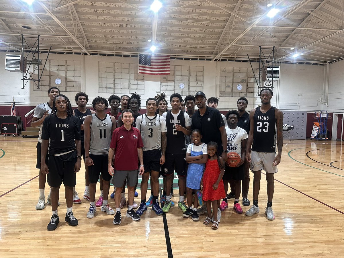 Thank You <a href="/larrycordaro/">Larry Cordaro</a> of <a href="/TroyTrojansMBB/">Troy Trojans MBB</a> for coming by practice yesterday and checking out our guys!

#ReidUp | #GBR