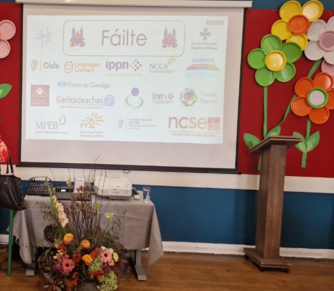 The redeveloped Primary School Curriculum, comprising 5 new curriculum specifications, is launched today- STEM, SEE, Wellbeing, Arts Ed. &amp; Language. To support implementation #Oide will roll out a comprehensive suite of supports for school leaders &amp; teachers over the coming years