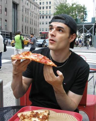 who’s this totem guy again?

#totemtwtselfieday