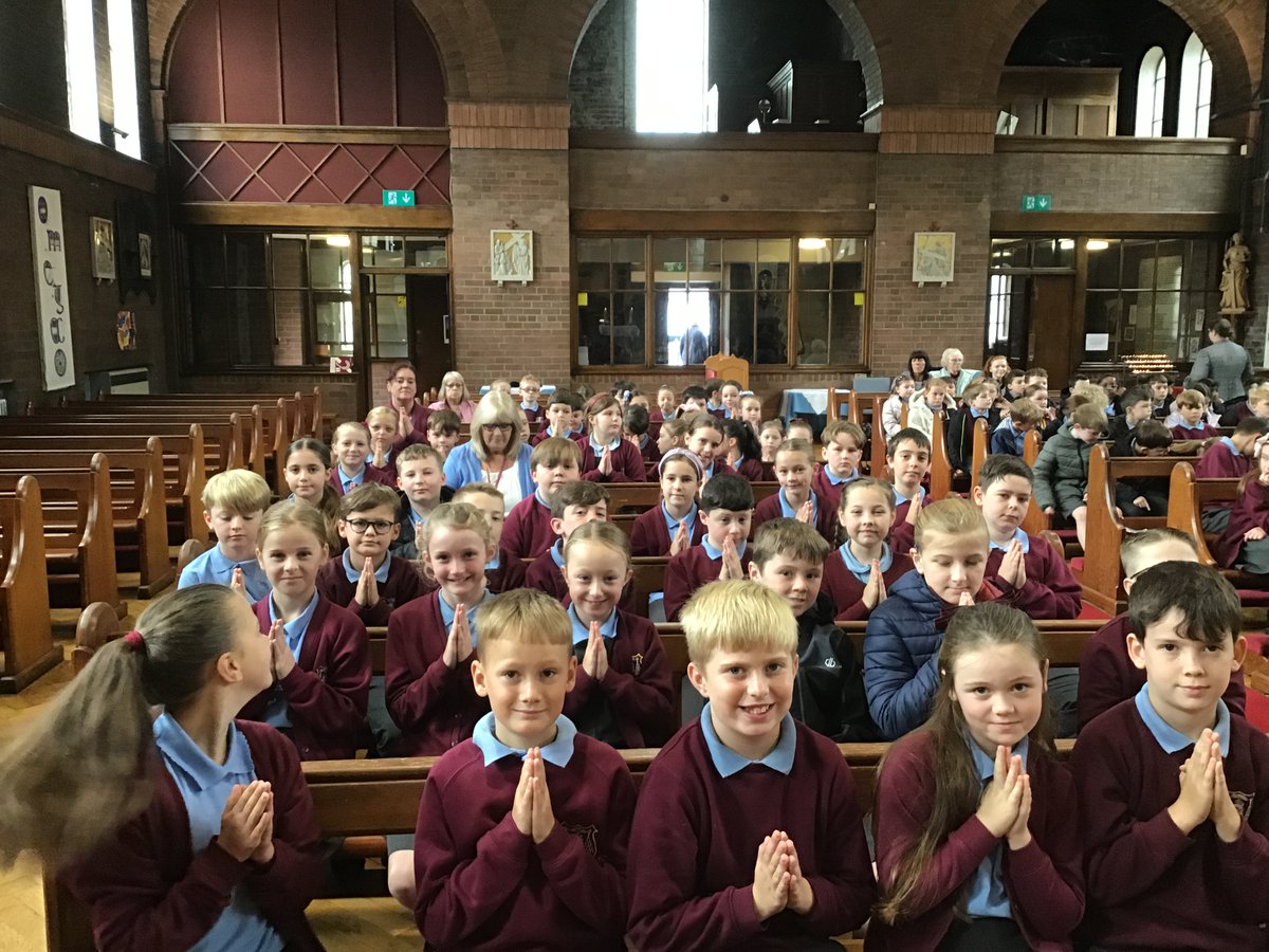 Year 2 to Year 6 attended mass to celebrate the Feast Day for St Robert Bellarmine. This gave us the opportunity to join our parish to begin our year together.
Our Y6 prefects, Sports leaders &amp; School Councillors were awarded their badges too following a blessing from Fr Mark.