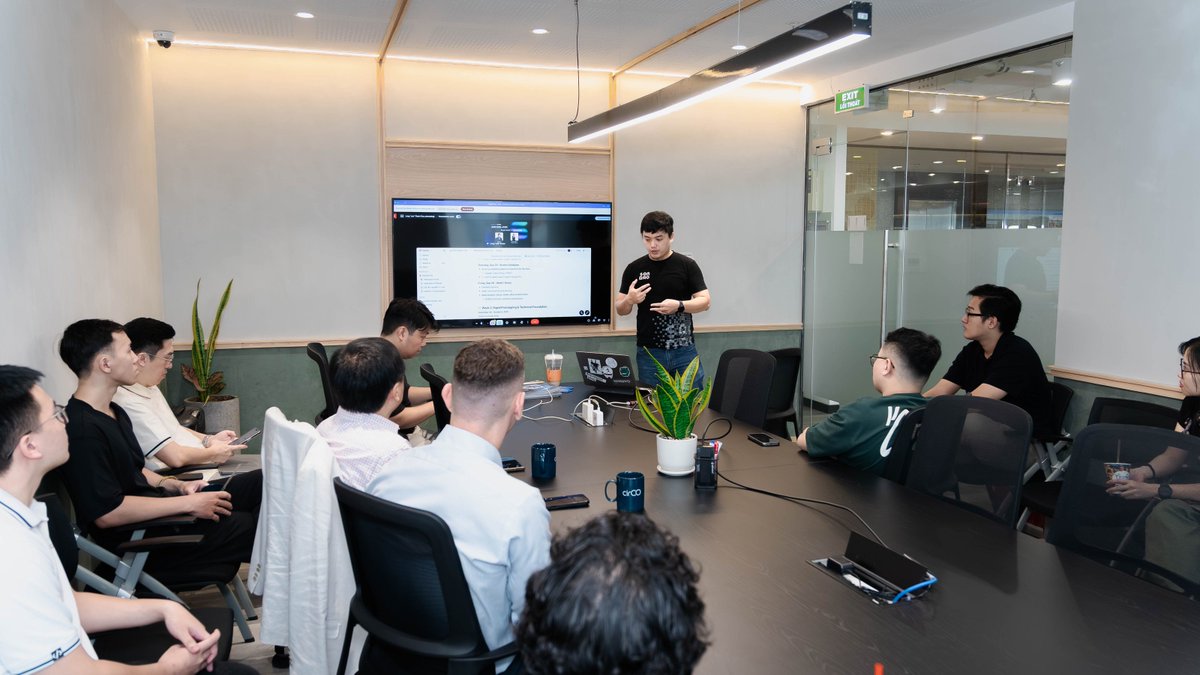 sqrDAO's tweet photo. Continuing today’s program,

the afternoon features a Pitch-athon where teams present concepts across gaming, payments, stablecoins, RWA, and more

a first look at the projects being developed in our Web3 BUIDL-athon. https://t.co/0OhBJlnpgh