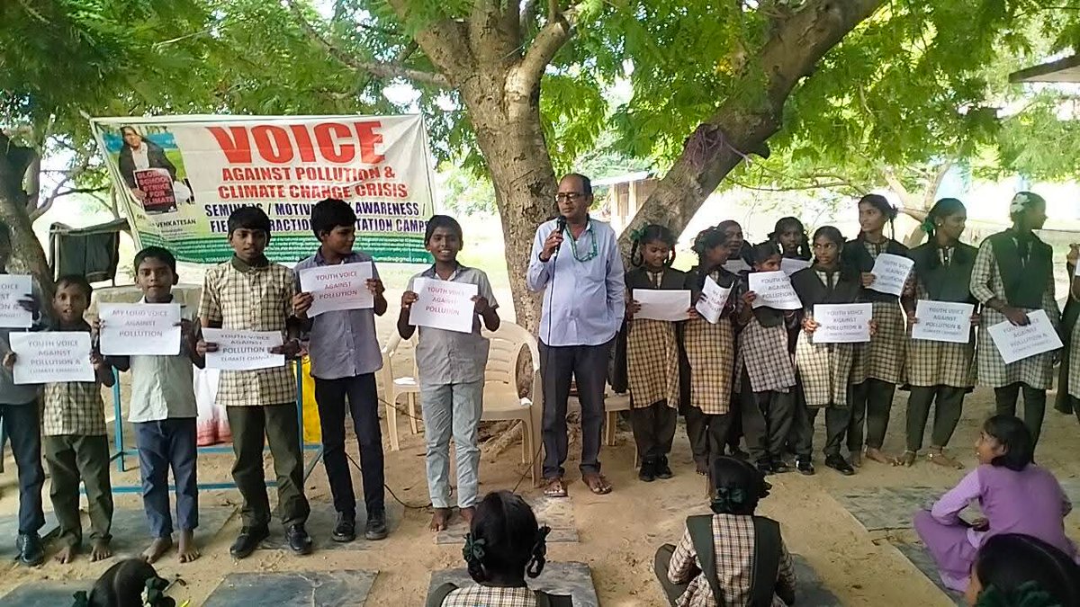 YadhumadiR's tweet photo. A mass mobilization and Demonstration program at #Vattambedu ZPSchool, in Andhra, hundreds of students are supported, raised the voice loudly to Geethika Venkatesan's Climate journey
#GeethikasDream
#GeethikaVoice
#undelegates #UNYoungDelegates #ClimateAction #ClimateCrisis https://t.co/gT8Rve1maT