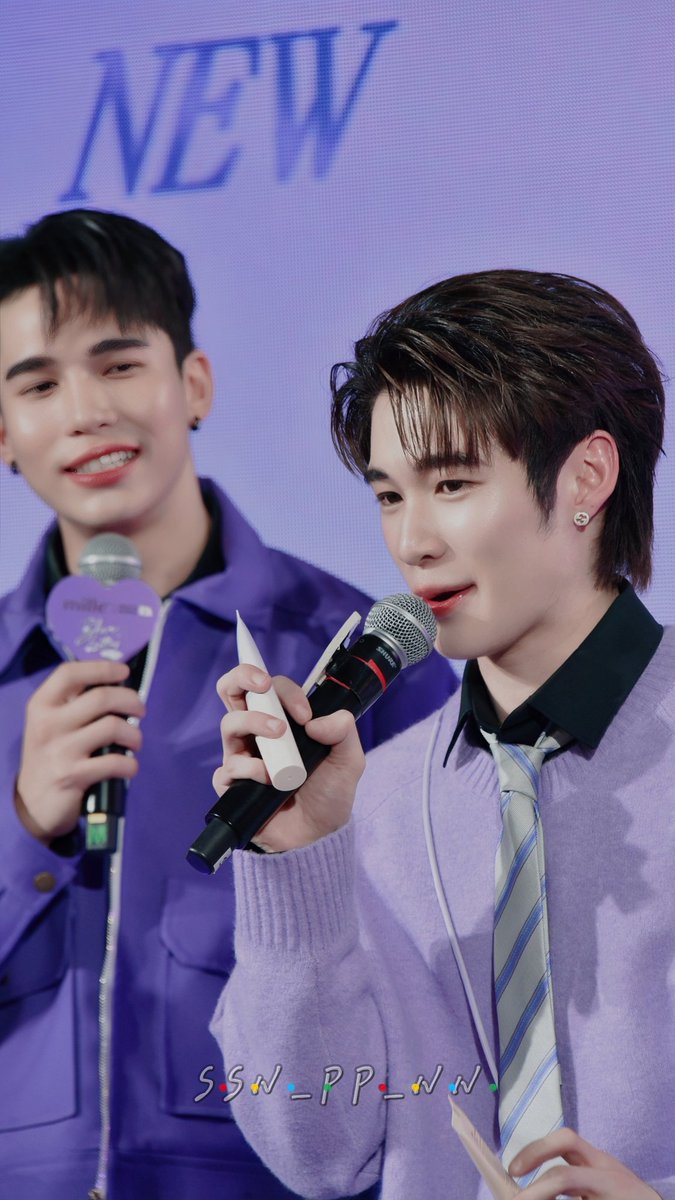 21.09.68
ชอบการออกงานร่วมกันแบบนี้อ่ะ 
แม้กจะคอยมอง ณฐส. ตลอดเวลา ระหว่างที่มีการพูดเกี่ยวกับรายละเอียดตัวผลิตภัณฑ์แต่ละแบรนด์ที่ทั้งคู่รับผิดชอบ ... น่ารักจัง 🩷🩵
<a href="/mmaxmaxxxx/">MMAX</a> ; <a href="/natasittttt/">Nat ;) น้องแจมแจม ft. น้องเหนือ</a> 

MILLE MAX CONFIDENCE MAXNAT
#MilleMaxYourConfidencexMaxNat 
#mmaxmax #ไดโนกรธัสส์