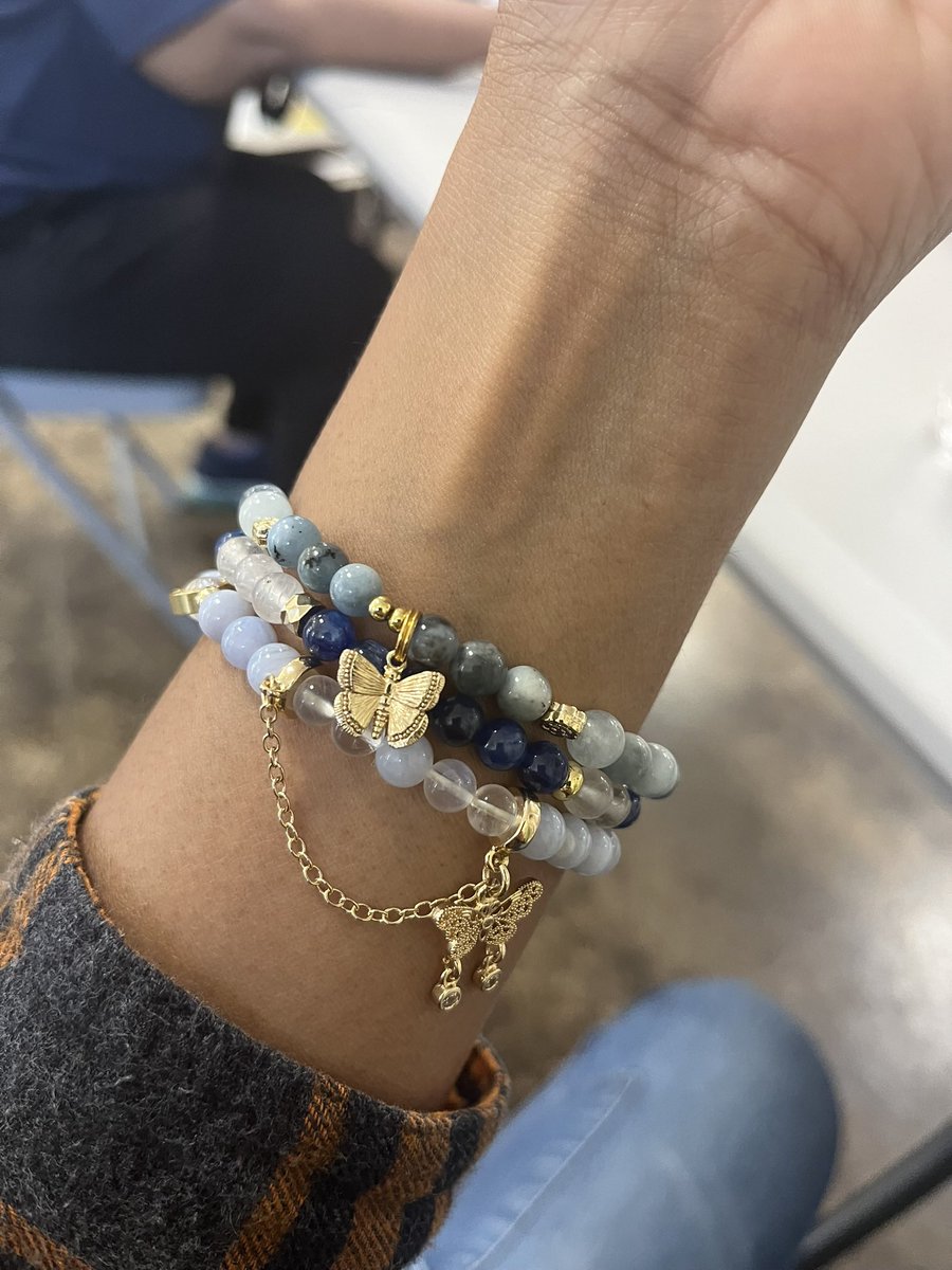 Ariana_Blake845's tweet image. No need to be too fussy at the beginning of the week, just a few colorful stone bracelets and a small butterfly charm are enough to make your outfit shine. #SimpleIsBeautiful #GemstoneLover #Bracelet