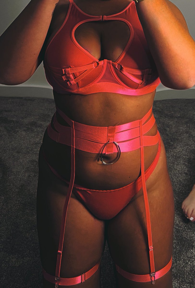 Who’s horny ?🍒😈…