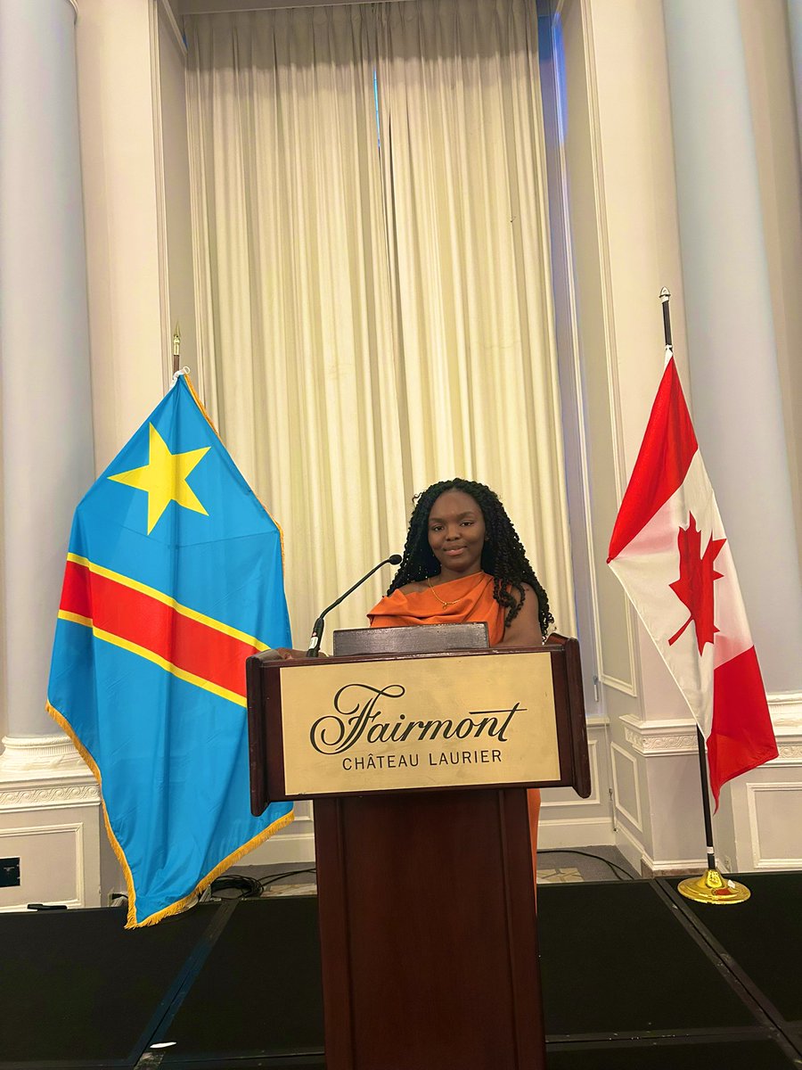 exauceeluk's tweet photo. #UNGA 
Il y a deux ans, je n’avais pas été retenue pour une simulation de l’ONU à NewYork. 
Aujourd’hui, je suis heureuse d’officiellement annoncer que j’ai débuté ma maîtrise en affaires publiques et internationales. 
Comme quoi, ne jamais enterrer ses rêves après un échec! https://t.co/UgBmc0kjIf