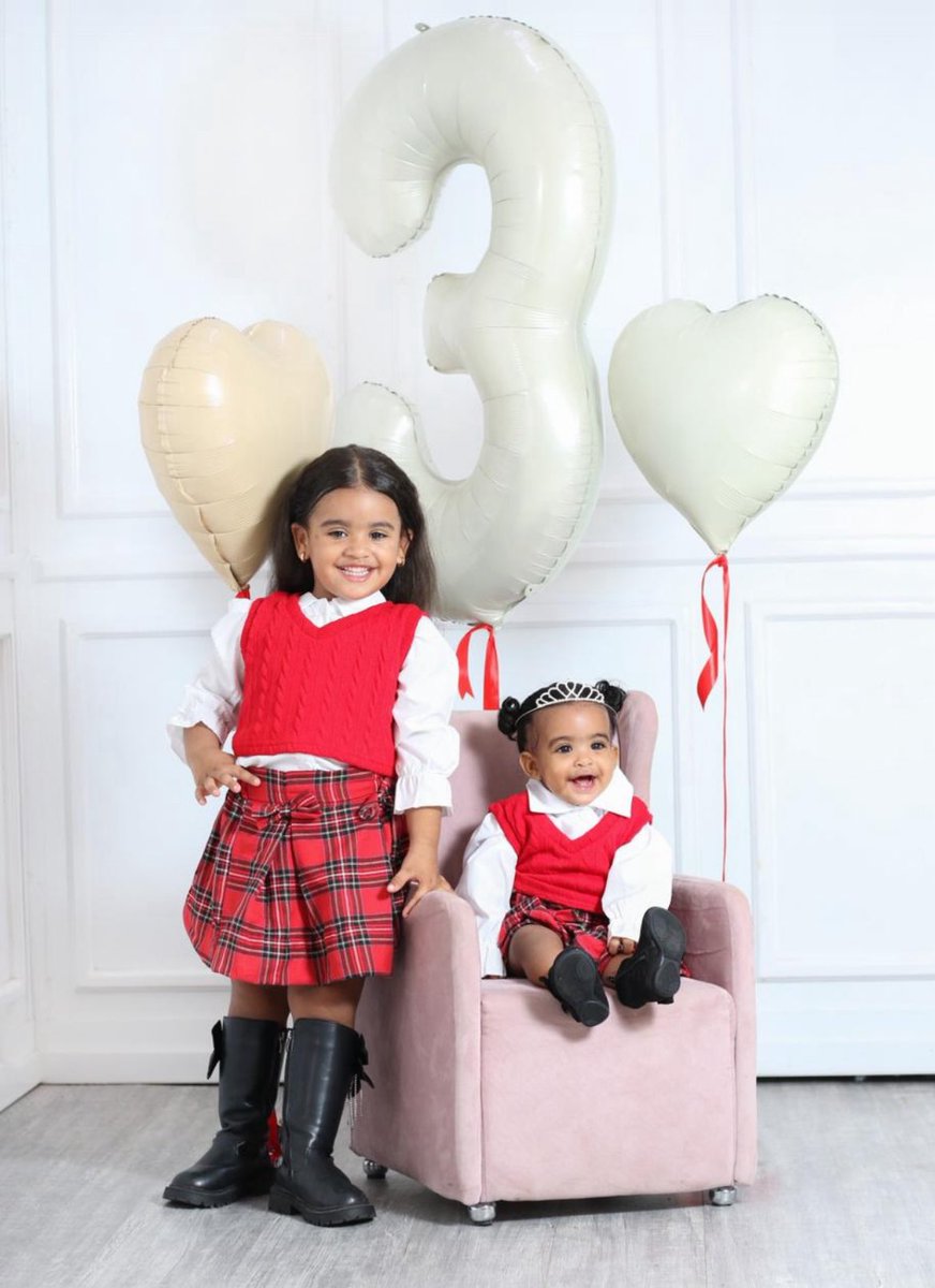 srjio's tweet photo. Dios me la bendiga mis princesas 👸🏻x👸🏻 https://t.co/zw3zR8SgjK