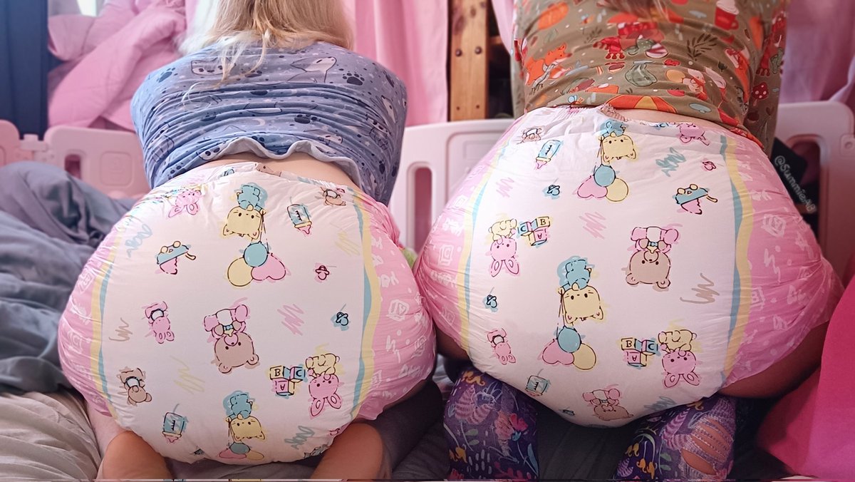 Two diaper girls are better than one, don't you think? 🥰
