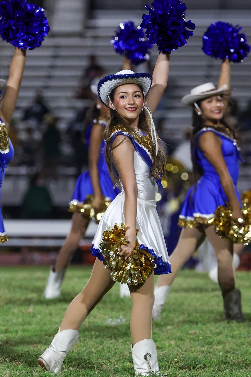 MilbyPhoto's tweet photo. Some shots from the Sharpstown vs Milby halftime show! Great job by the Band, Cadettes, and Divas. https://t.co/ed3cUQ629o