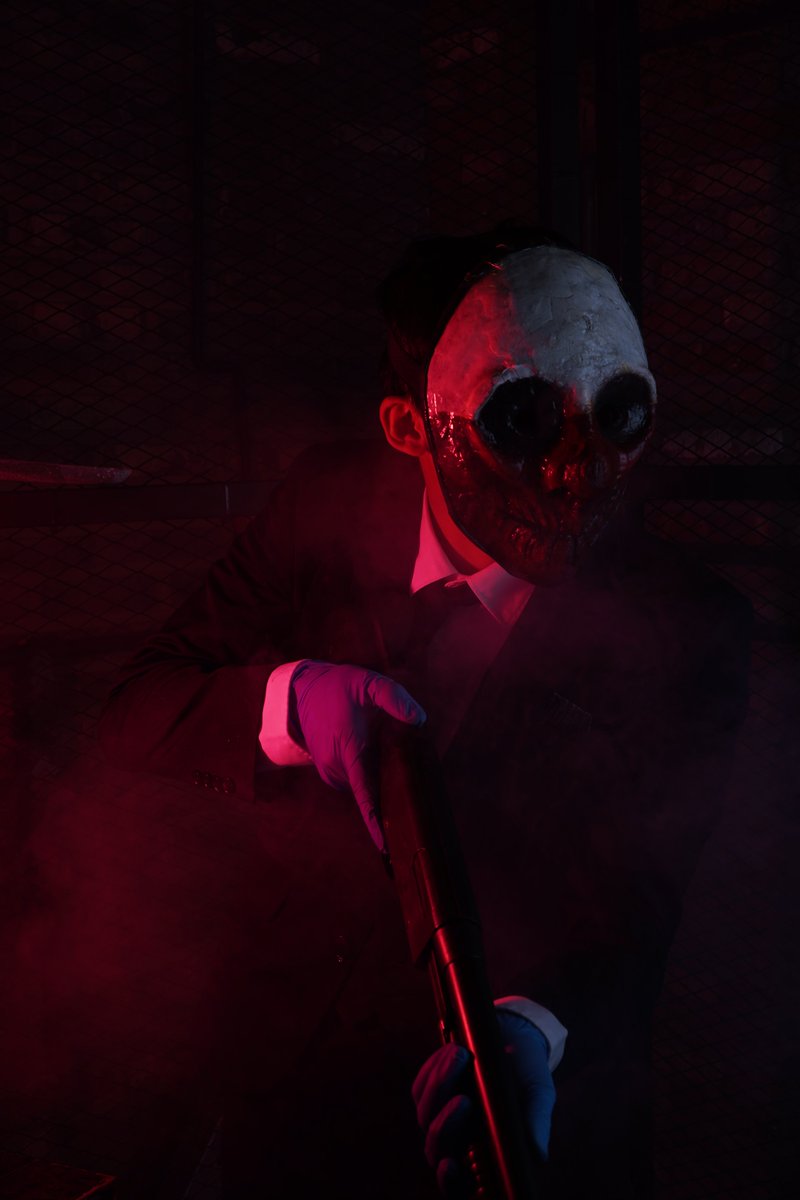 #코스어_트친소
행사가기전에... 간만에 돌려봅니다
니케 데스티니 많이하는 정장아저씨 김루빗입니다
거의 가면캐릭터 위주로 코스하며
행사장에서 초코칩쿠키나눠주고있습니다

흔적남겨주시면 살펴보고 찾아갑니다