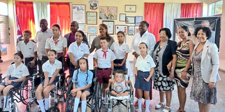 AsambleaCuba's tweet image. Presidenta de la Asamblea Nacional de la República Democrática de #SantoToméYPríncipe🇸🇹 visitó la Escuela Solidaridad con Panamá, dedicada a la atención de niños con discapacidades físico-motoras. 

✅️ La distinguida visitante estuvo acompañada por @marthadelcmv