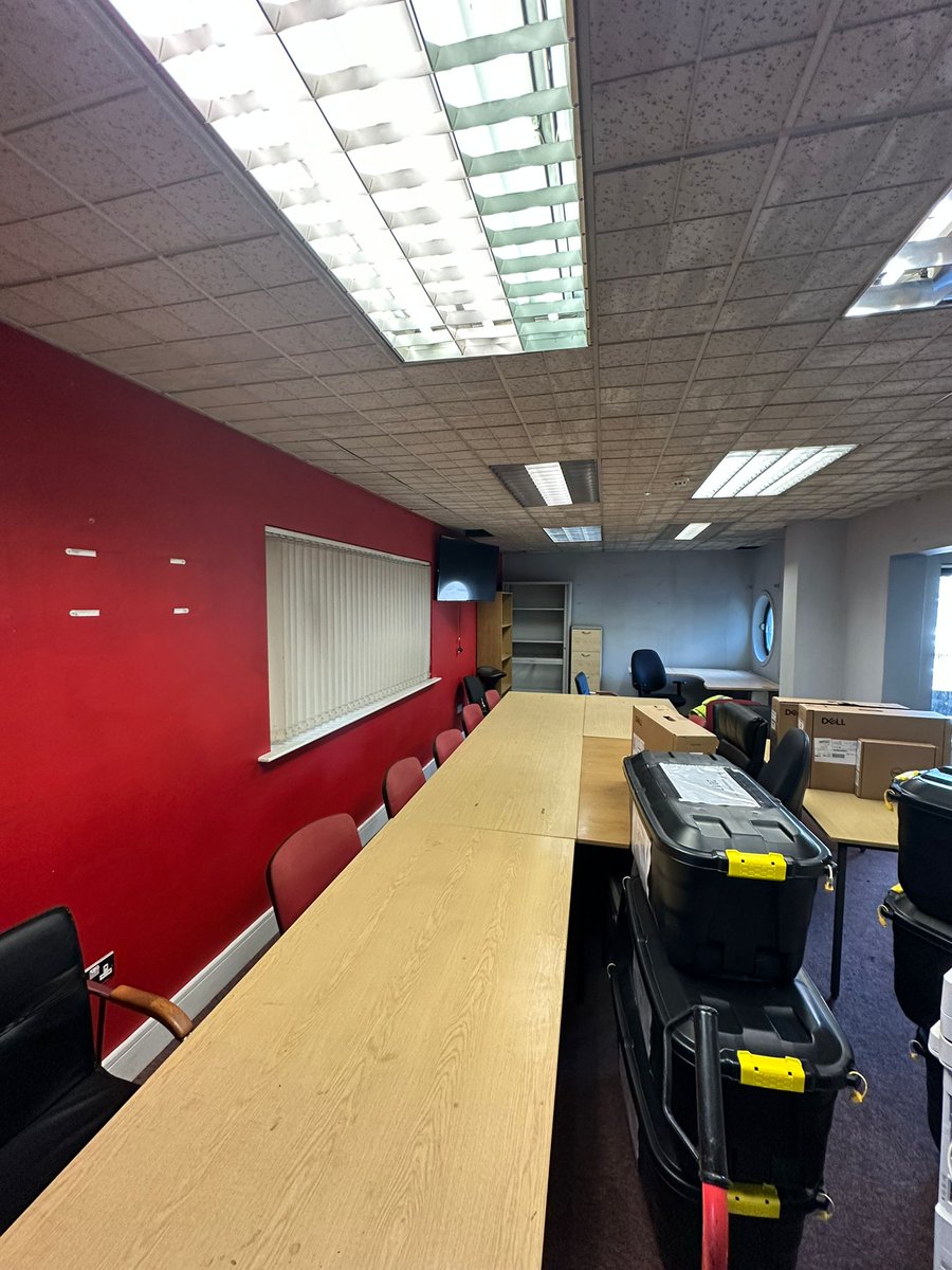 IeVending's tweet image. We’re delighted to partner with PJ Hegarty on their brand new development in Cork, with the installation of our latest vending machine 🚧🥤
Excited to support this valued client and continue expanding our services nationwide.

#PJHegarty #VendingSolutions #VendingMachinesIE