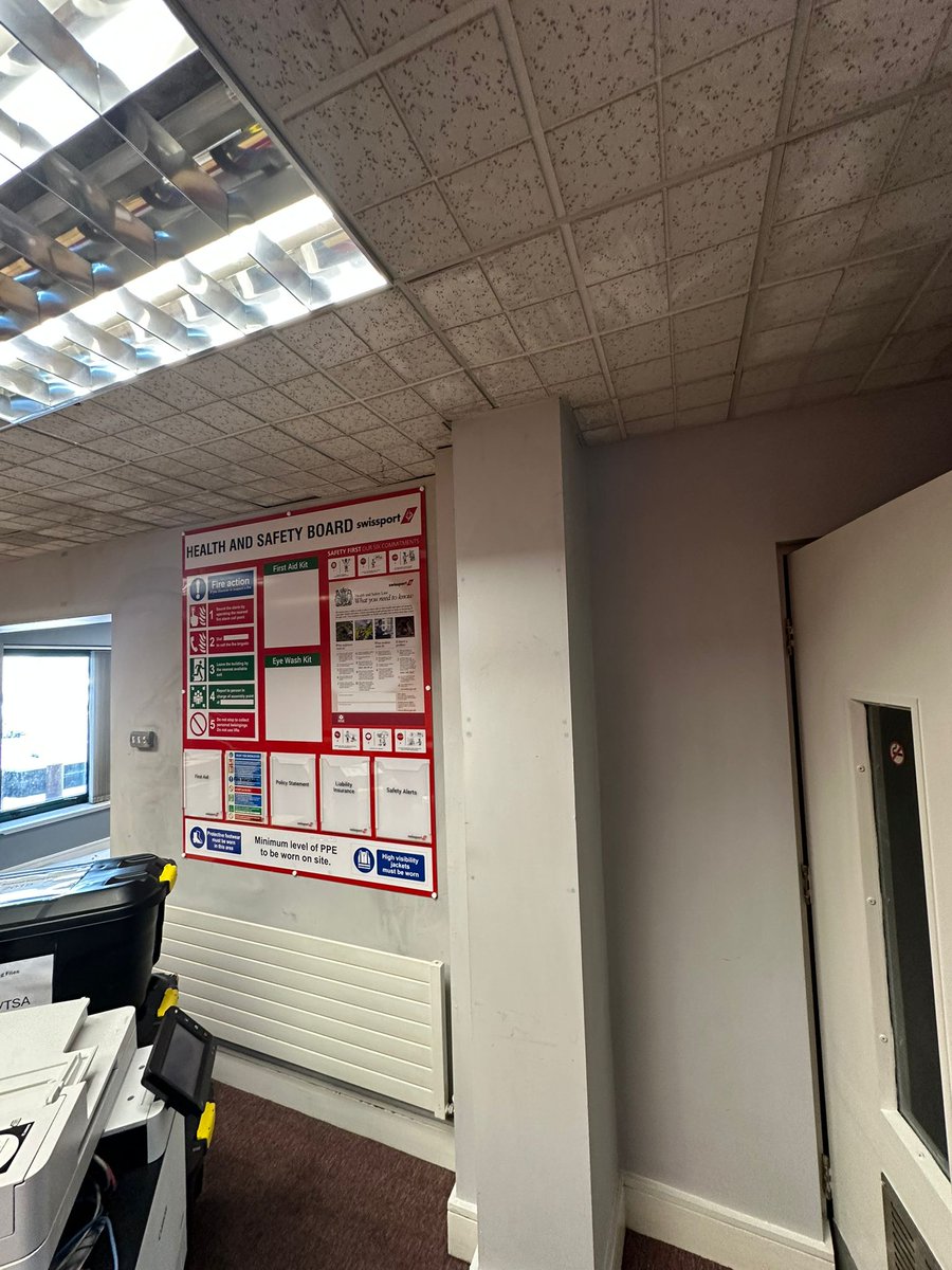 IeVending's tweet image. We’re delighted to partner with PJ Hegarty on their brand new development in Cork, with the installation of our latest vending machine 🚧🥤
Excited to support this valued client and continue expanding our services nationwide.

#PJHegarty #VendingSolutions #VendingMachinesIE