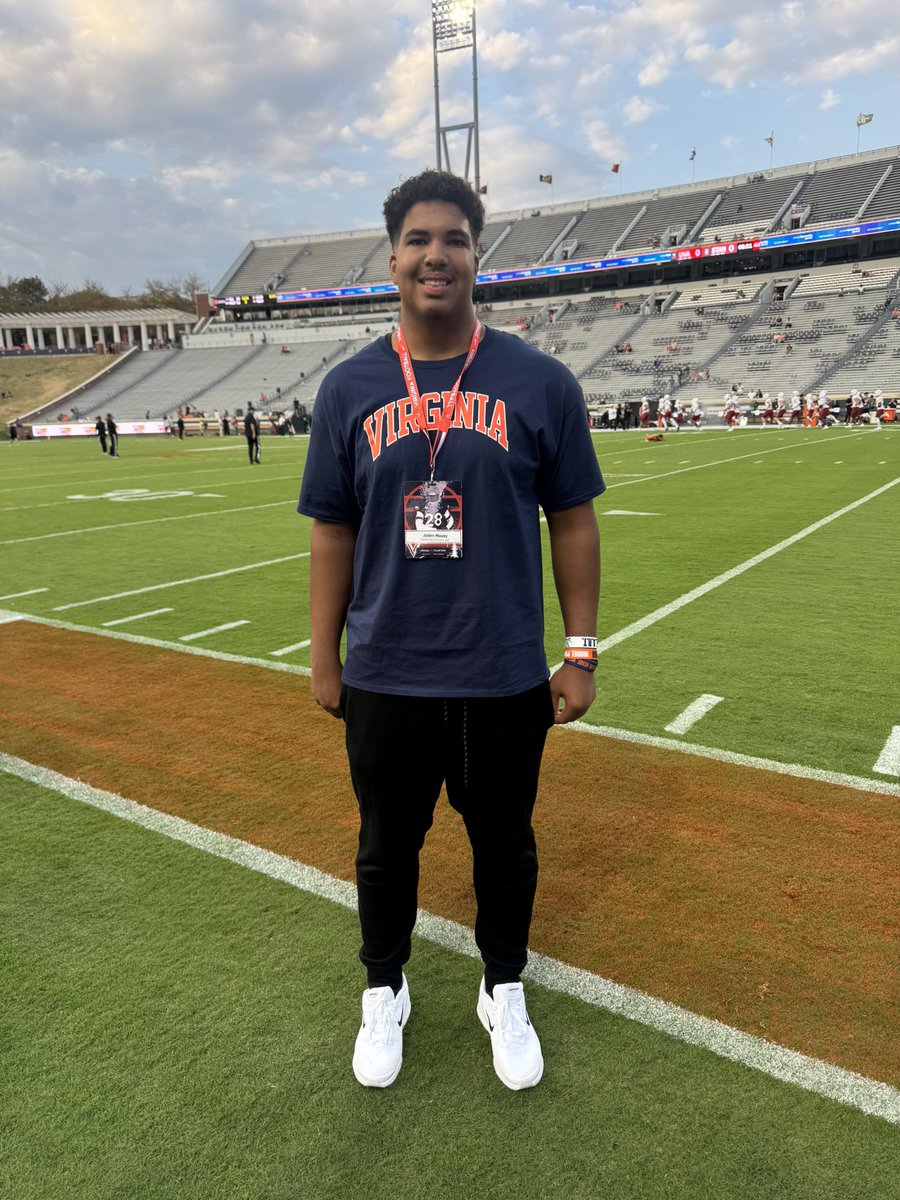 Great Dub this weekend for the HOOS!! Had a great time getting to know a great team !! <a href="/UVAFootball/">Virginia Football</a> <a href="/Coach_TerryHeff/">Terry Heffernan</a> <a href="/_Choice2/">Adam Choice</a> <a href="/JacquieFran_/">Jacquie Franciulli</a> <a href="/coachjmrmsports/">Coach Jones</a>