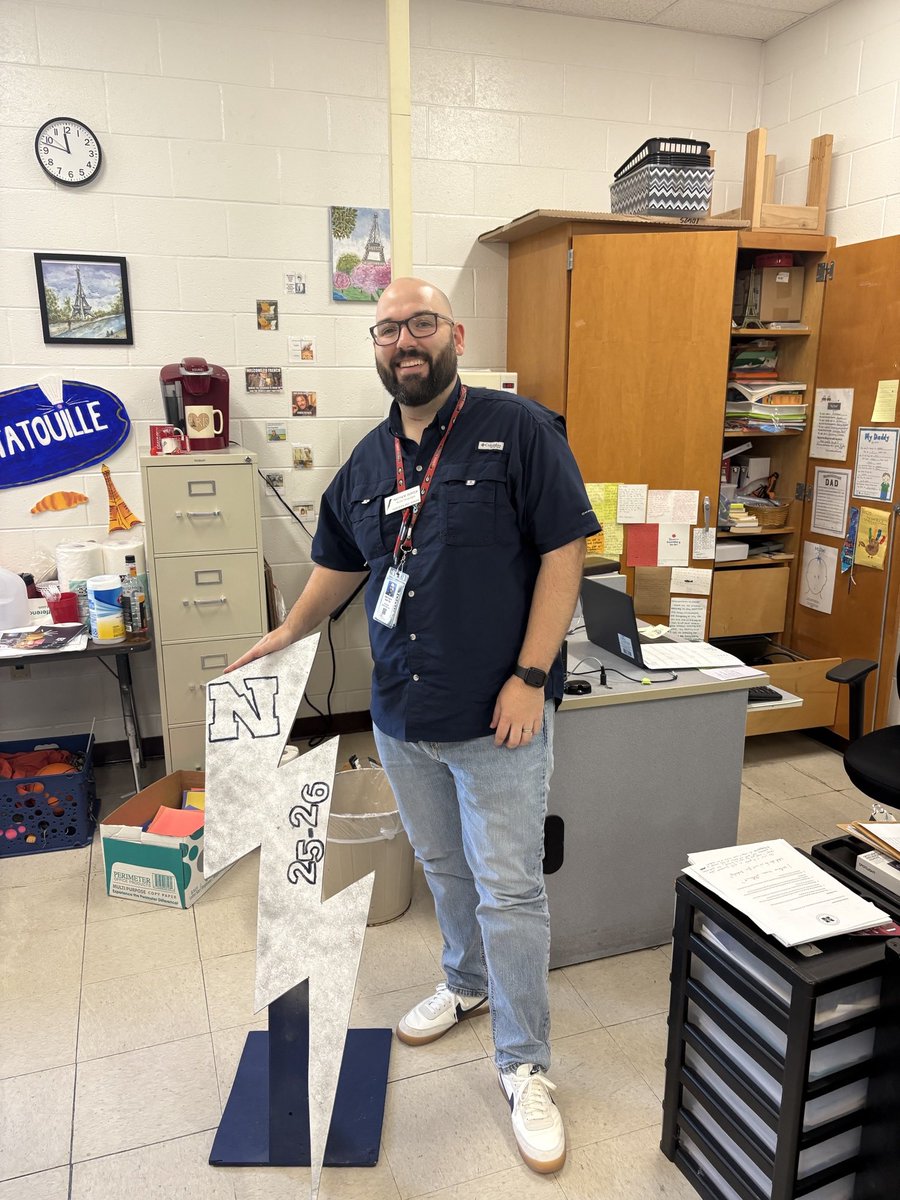 NorthviewTitans's tweet photo. Next BOLT recipients, Matthew Hunter and Blake Pinto! Mr. Hunter is our world language dept. chair, supporting our Titans travel to school and sporting events while Mr. Pinto serves as a math teacher and supports our Titans in many events after school. Congrats! #TeamTitans https://t.co/KTgP3uBYyY