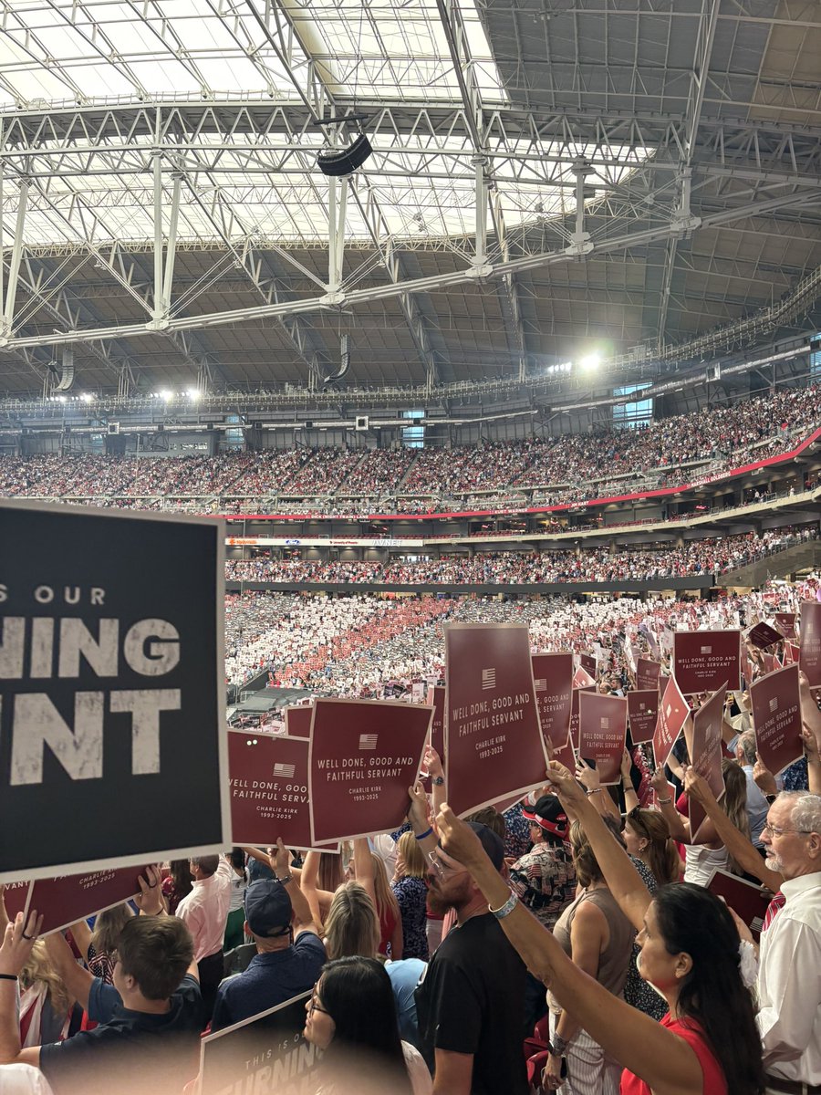 VectorOfMeaning's tweet photo. What an absolutely amazing opportunity to be a part of something so life changing! Charlie’s sacrifice touched so many lives and brought light to the dark that has been plaguing our country! https://t.co/1iJR8WRm7m
