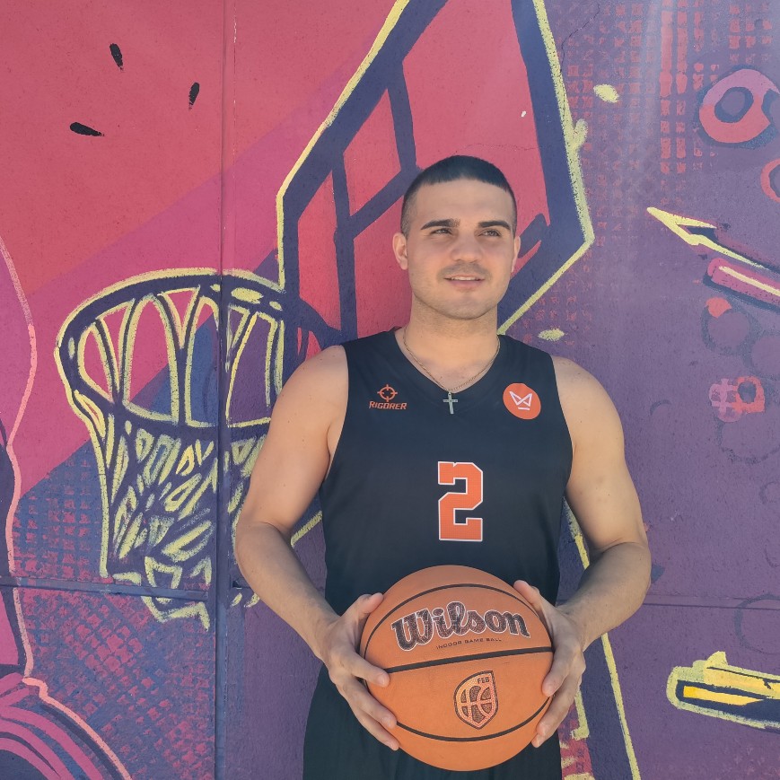 prohooperinc's tweet image. Today&apos;s player spotlight is @miguelvelez013 6&apos;1&apos;&apos; G from @HartnellAthletc who averaged 7ppg, 3rpg, 1apg, 1spg on tour. The Puerto Rican/El Salvadorean dual citizen is the 41st country we have alumni from &amp;amp; we&apos;re looking to add players from new countries on our December tour!