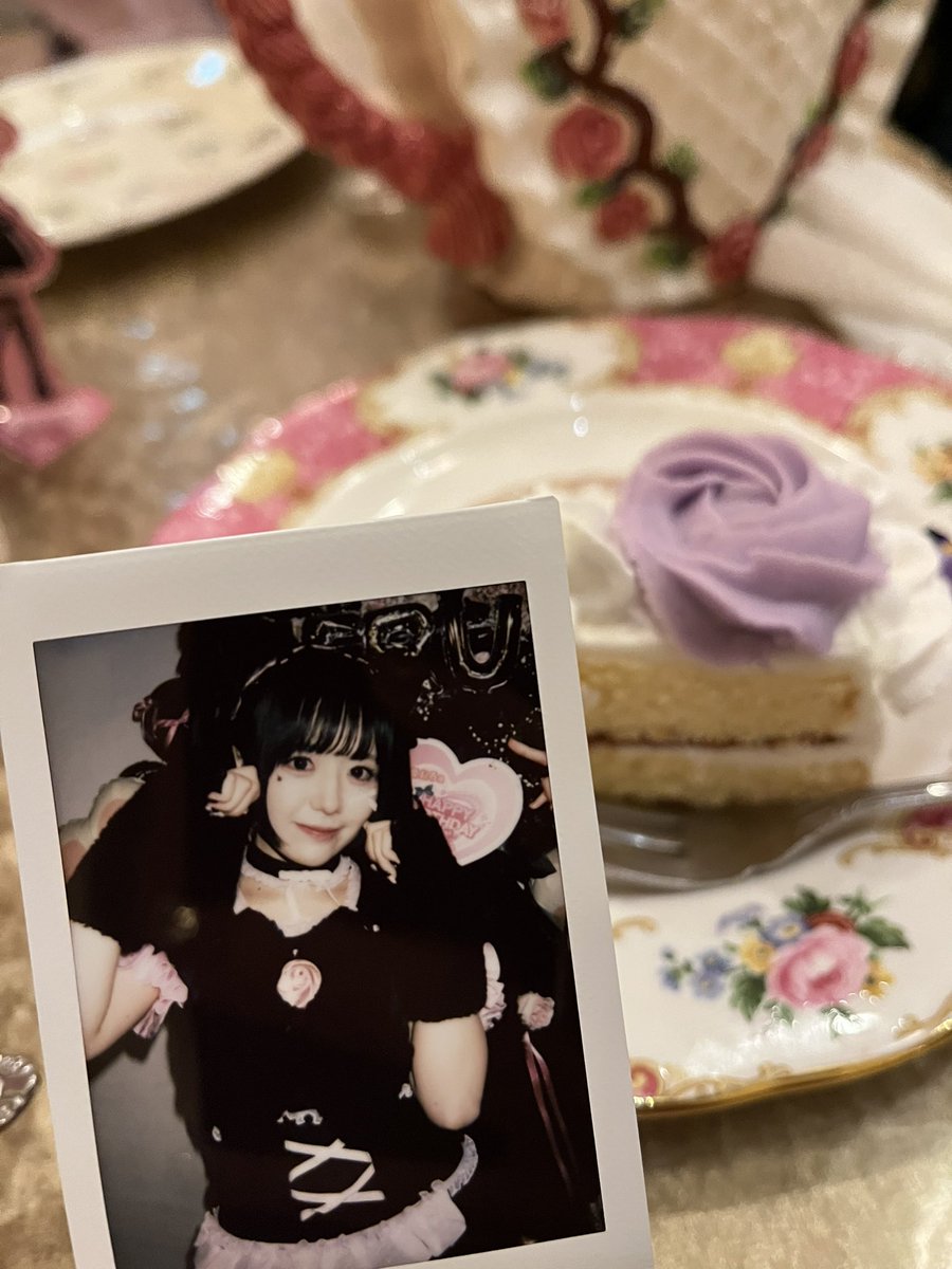 はじめてのお茶会楽参戦🫖💜
可愛いが溢れた空間でたくさんねりちゃんとお話できて幸せだった🥰🥰
フラメモ履修します‼️