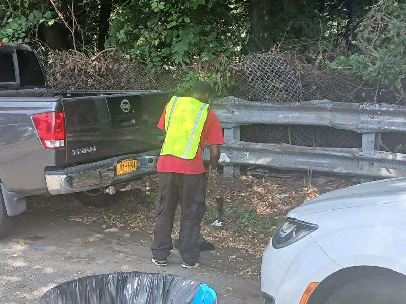 Joann Ariola NYC Council District 32 (@joannariola32) on Twitter photo My friends from <a href="/aceprogramsny/">ACE New York</a> were hard at work keeping Howard Beach clean recently, working along 155th Avenue to pick up litter and remove debris from the area.
ACE is really an amazing program that gives New Yorkers valuable employment opportunities while keeping our My friends from <a href="/aceprogramsny/">ACE New York</a> were hard at work keeping Howard Beach clean recently, working along 155th Avenue to pick up litter and remove debris from the area.
ACE is really an amazing program that gives New Yorkers valuable employment opportunities while keeping our