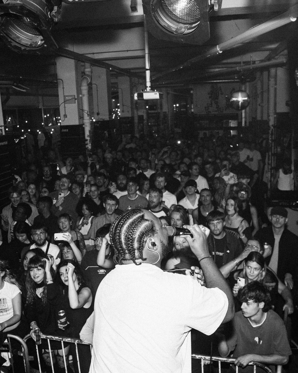 Monster Florence tweet media