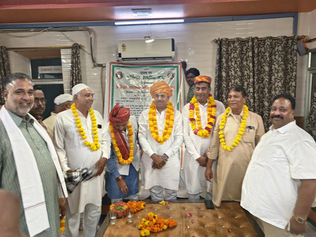 सेवा पखवाड़ा कार्यक्रम के अंतर्गत यशस्वी प्रधानमंत्री श्री नरेन्द्र मोदी जी के “एक पेड़ माँ के नाम” अभियान के तहत आज भीलवाड़ा सर्किट हाउस में वृक्षारोपण कार्यक्रम आयोजित हुआ।
इस अवसर पर भाजपा अल्पसंख्यक मोर्चा प्रदेश अध्यक्ष  हमीद खान मेवाती ने अल्पसंख्यक मोर्चा के कार्यकर्ताओं