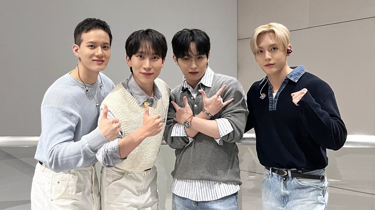 BTOBCOMPANY's tweet photo. [📂]

📂 B:CHIVE
└📁 日韓ミュージックショー #NKMS2025 

비투비 목소리로 가득 채우기 ♫
이토록 좋을 수 있을까
ㄴ 네!!! 오브 콜스 와이 낫 🫶🏻 ͗ ͗ ͗ ͗ 💗

#비투비 #BTOB
#서은광 #SEOEUNKWANG
#이민혁 #LEEMINHYUK
#임현식 #LIMHYUNSIK 
#프니엘 #PENIEL https://t.co/oGDEETV28R