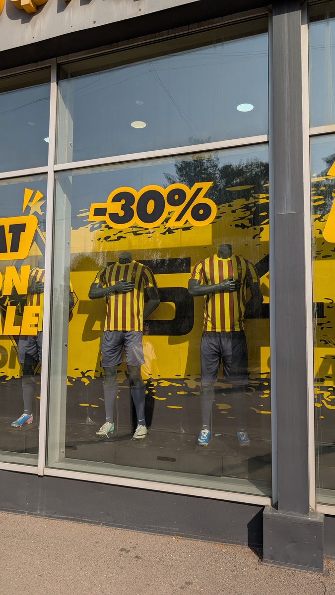 FCカイラトのユニフォームは売り切れ😭