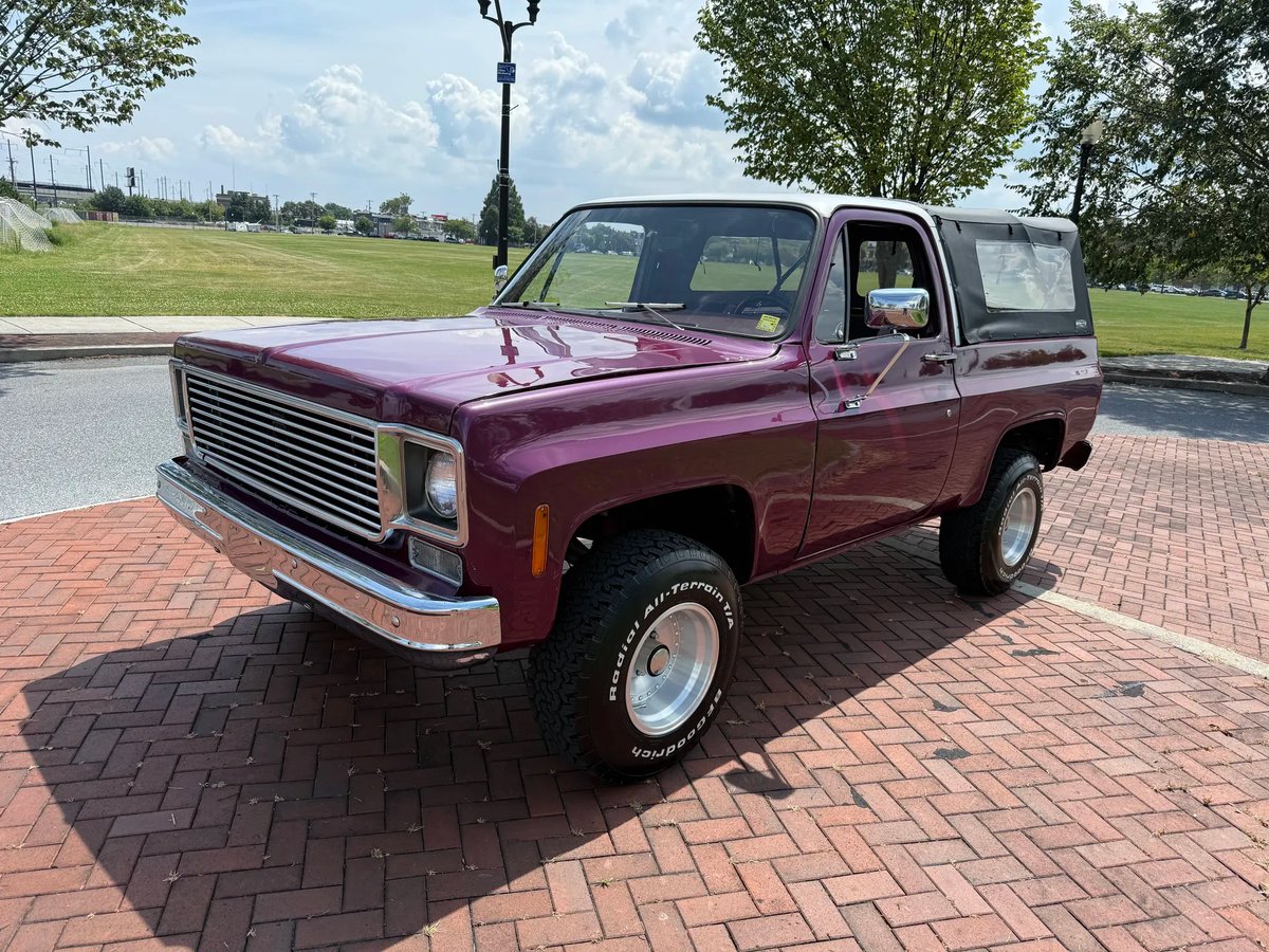 HemmingsNews's tweet photo. Square Body fans, here’s your deal: this Chevy K5 Blazer has a fresh soft top, new interior, solid panels, and a recently overhauled transmission.
Available Now https://t.co/GMYlHyuqNY
#Hemmings #HemmingsFinds #ChevyBlazer #SquareBodyChevy #K5Blazer #Classic4x4 https://t.co/ef1UUgjKED