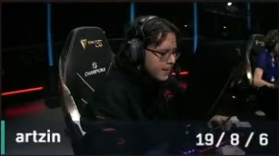 O ARTZIN ESTAVA 1/5 NO INICIO DO JOGO
BASICAMENTE ELE BOTOU UM 18/3 
DOIDERA