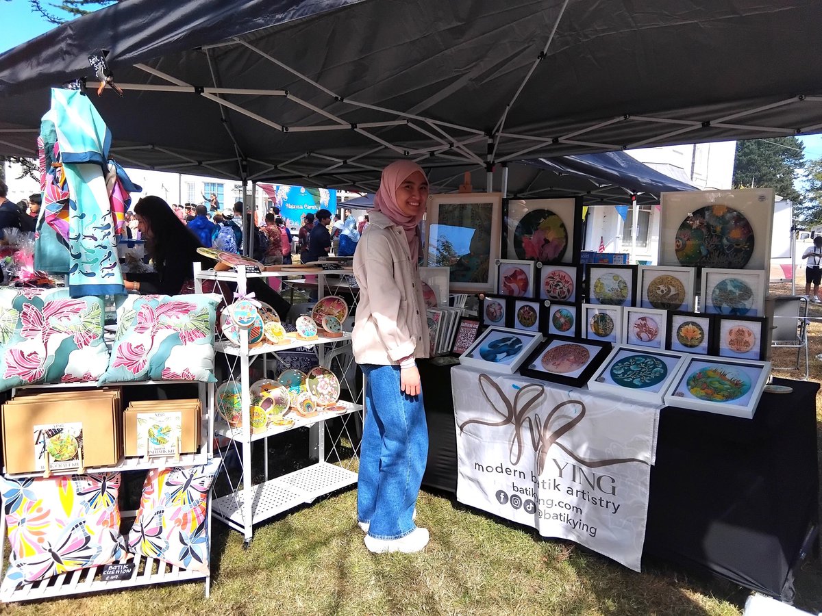 We were proud to host the Malaysia Carnival 2025 🎉 organised by #MYHicomLondon! A day of 🇲🇾 culture, food, performances, games &amp; crafts – plus over 60 stalls and artist Ying’s stunning batik.

Thank you to all who joined us! 💛

#MalaysiaCarnival2025 #MalaysiaInLondon