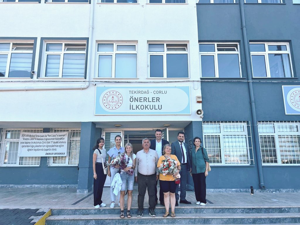 IooOnerler's tweet photo. Erasmus+ Akreditasyon Projesi Öğretmen Hareketliliği
Kapsamında geçen yıl Okul Müdürümüz Eyüp ÖZTÜRK'ün gittiği Çekya Prag'dan gelen Misafirlerimiz Müdürümüz Eyüp ÖZTÜRK ve Okulumuzu ziyaret ettiler.
🇹🇷🇹🇷🇹🇷
@drazizyeniyol @tekirdagmem 
@hete61 @CorluMem  @EmlakErgene 
@eyup5967 https://t.co/e6NZWVeiiV