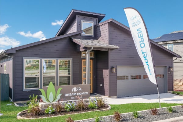 ahadreamhomestx's tweet photo. Power your future! ⚡️ National Clean Energy Week: See how AHA Dream Homes uses solar-ready roofs &amp; smart insulation for greener living. #CleanEnergyWeek #AustinTX #GreenHomes https://t.co/sybAt3Xofv