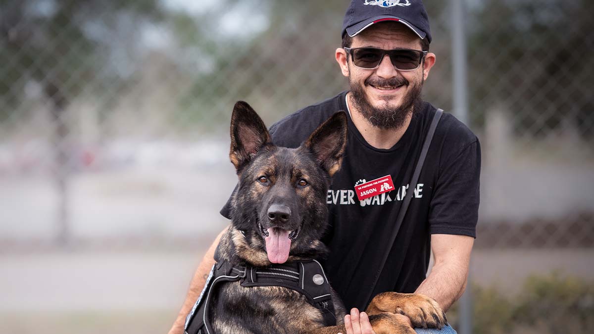 Tragedy struck on their very first day of training. Navy veteran Jason faced the unthinkable — his service dog, Manny, was severely injured and in need of life-saving surgery. <a href="/CencoraGlobal/">Cencora</a> 
Read their powerful story:
k9partnersforpatriots.com/cencora-impact…