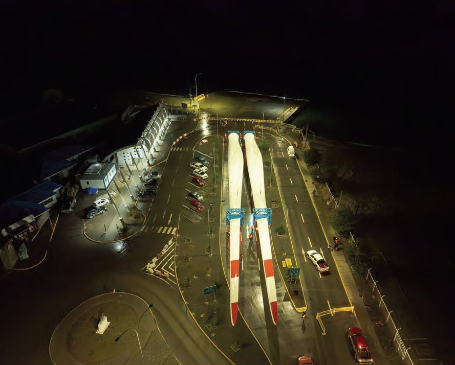 AJOT's tweet image. AI is supercharging the #DataCenter boom—and project cargo demand is rising fast. Heavy-lift shipments of turbines, transformers &amp;amp; modular units are on the move. 🚛⚡

Read more: ajot.com/premium/ajot-a…
#ProjectCargo #AI #Logistics