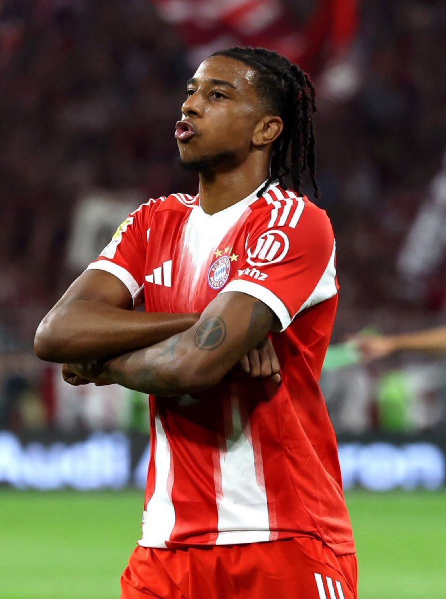 MusialaEra's tweet photo. Top 5 player in world football

a PR award won‘t change that https://t.co/xelBp8UOAH