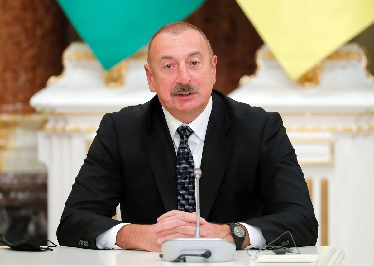 Presidente Ilham Aliyev 🇦🇿 <a href="/presidentaz/">Ilham Aliyev</a> : en 20 años se han invertido 344,4 mil millones de dólares en la 
#economía de #Azerbaiyán.

Así lo declaró el jefe de estado en un discurso dirigido a los participantes del foro internacional de #inversión en Bakú.

Una parte