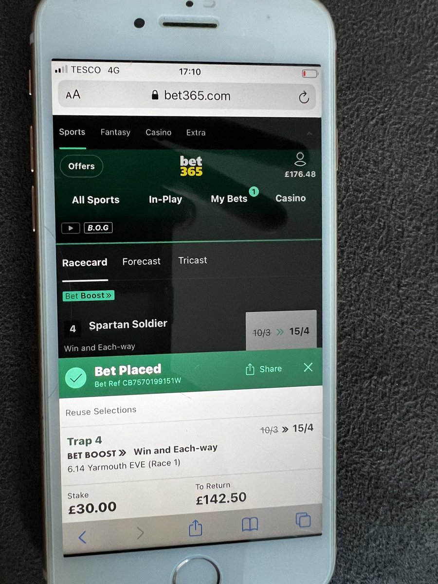 ProHoundAdvice's tweet image. Day 14 bet: Spartan Soldier 6:14 Yarmouth at 15/4 £30/units trap two has been punted off the boards. I really like this bitch from this trap. 1/1 in A5 and can lead or lob second 2 be running on late but we can hopefully hold on